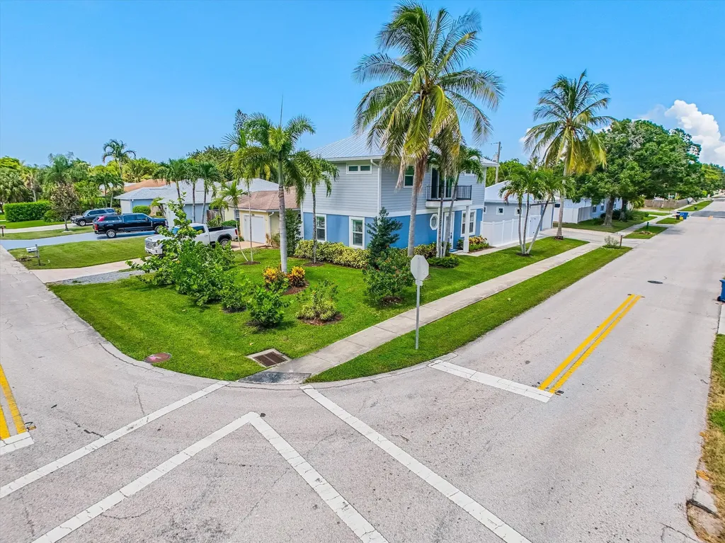425 Hugh Street Jupiter FL 33458