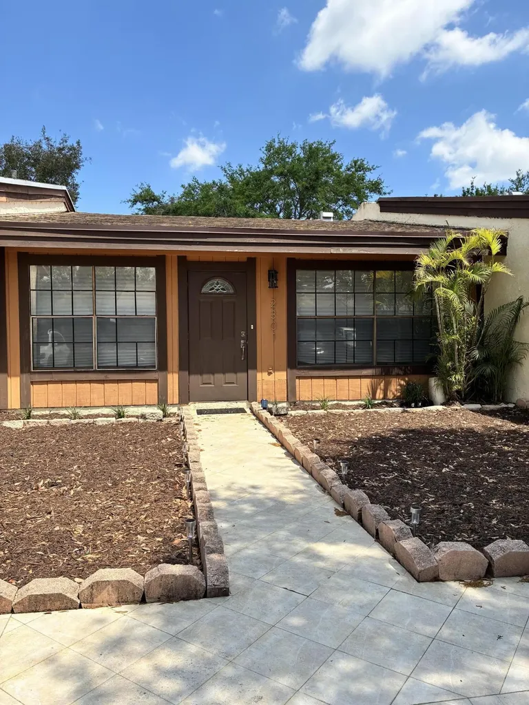 2301 Buttonwood Avenue Pembroke Pines FL 33026