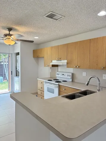 2301 Buttonwood Avenue Pembroke Pines FL 33026
