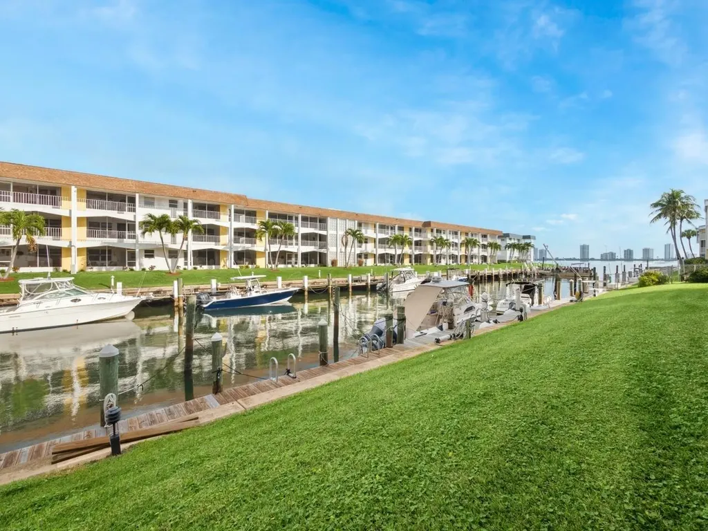 131 Doolen Court North Palm Beach FL 33408
