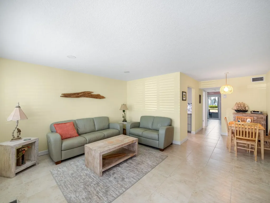 131 Doolen Court North Palm Beach FL 33408