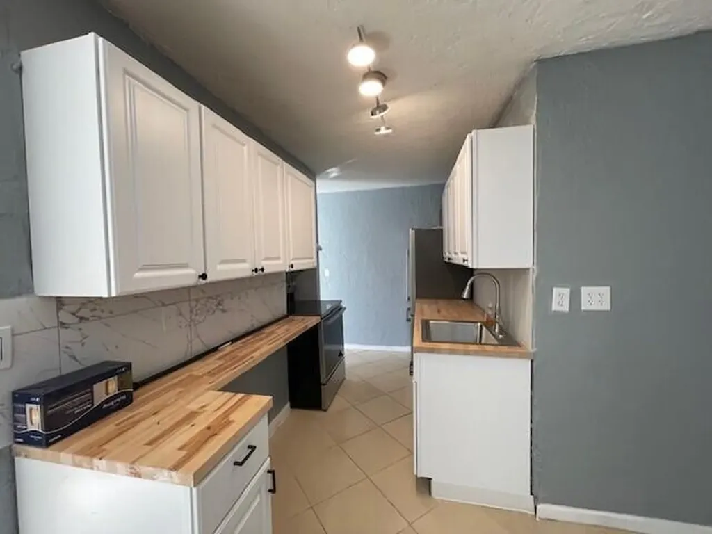 1749 NW 18th Street Fort Lauderdale FL 33311