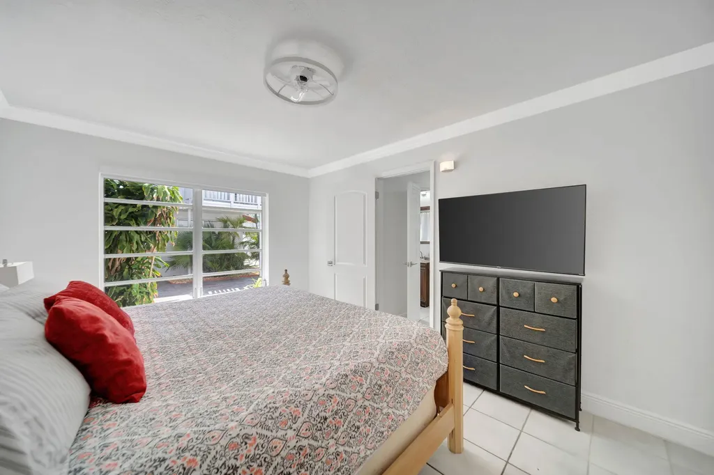 2724 NE 14th Street Fort Lauderdale FL 33304