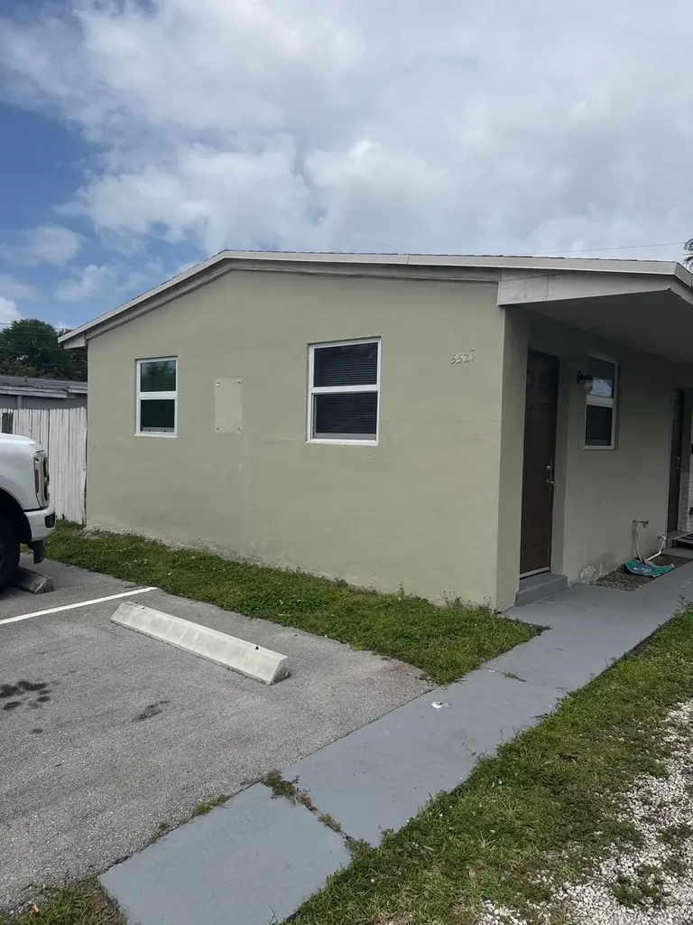 5521 SW 34th Street Pembroke Park FL 33023