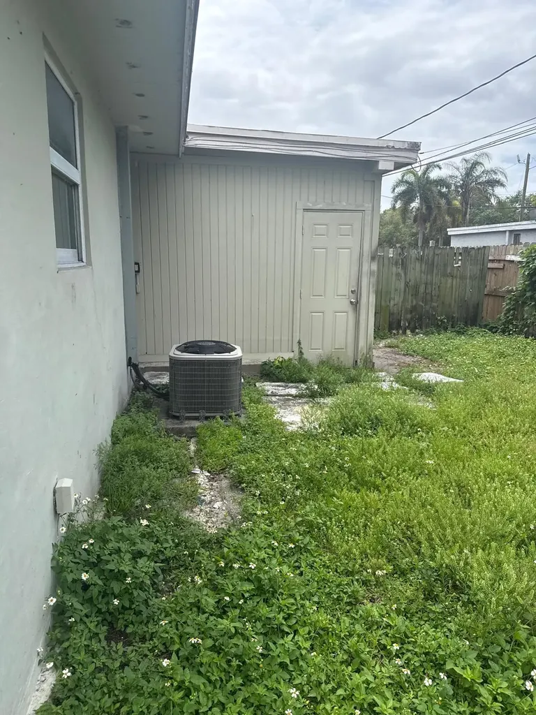 5521 SW 34th Street Pembroke Park FL 33023