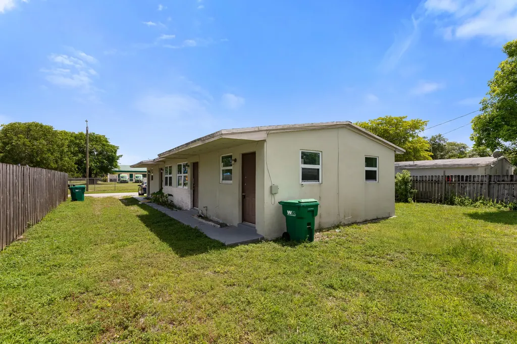 5521 SW 34th Street Pembroke Park FL 33023