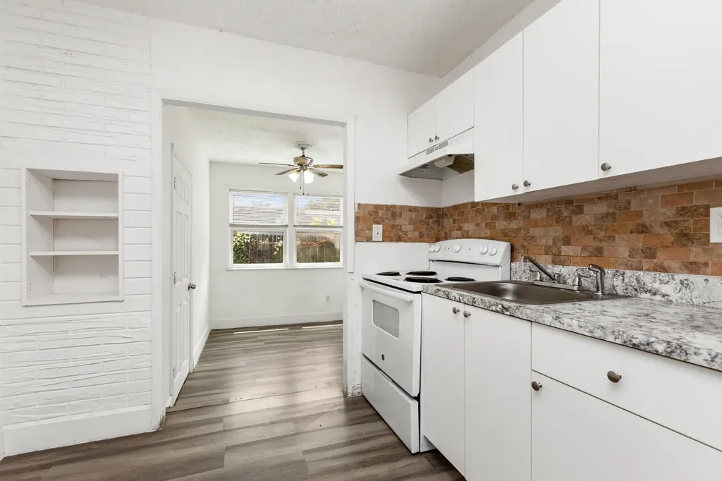 5521 SW 34th Street Pembroke Park FL 33023