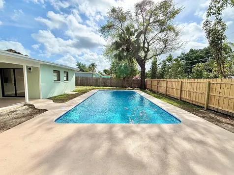 1753 16th Court N Lake Worth Beach FL 33460