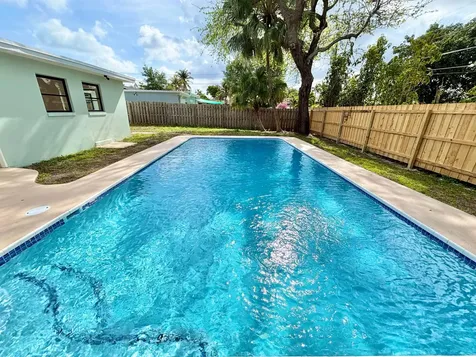 1753 16th Court N Lake Worth Beach FL 33460