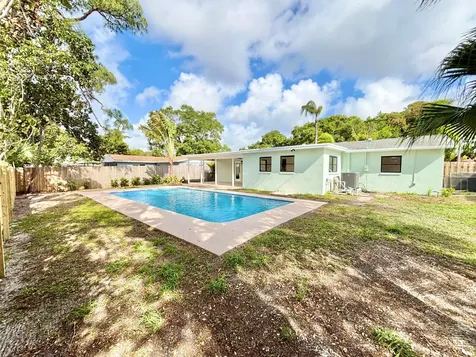 1753 16th Court N Lake Worth Beach FL 33460