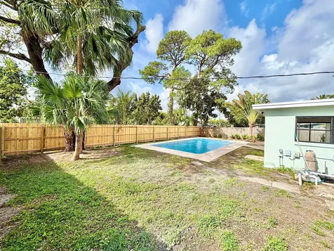 1753 16th Court N Lake Worth Beach FL 33460