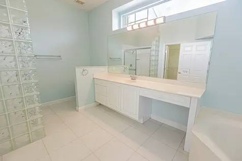 668 SW Lake Charles Circle Port St Lucie FL 34986
