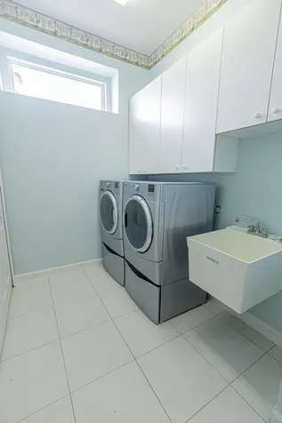 668 SW Lake Charles Circle Port St Lucie FL 34986