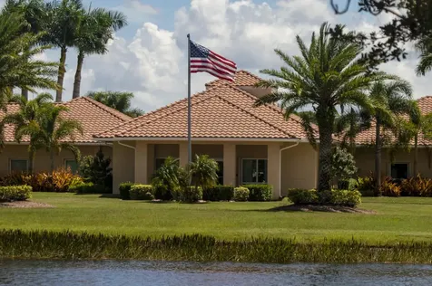 668 SW Lake Charles Circle Port St Lucie FL 34986