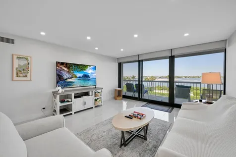 3300 S Ocean Boulevard Palm Beach FL 33480