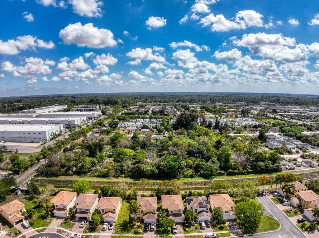 475 1st Street West Palm Beach FL 33413