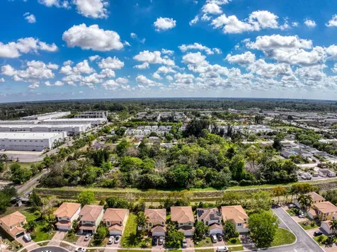 475 1st Street West Palm Beach FL 33413