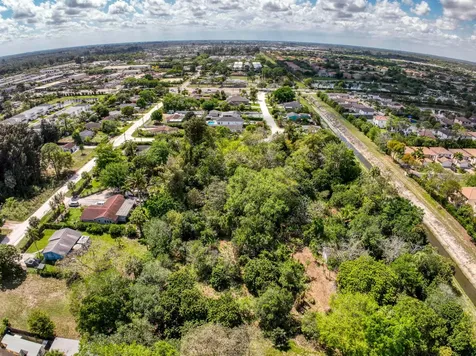 475 1st Street West Palm Beach FL 33413