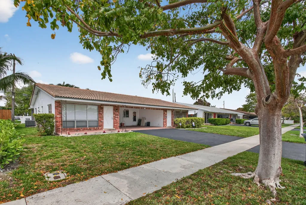 371 SE 1st Avenue Pompano Beach FL 33060