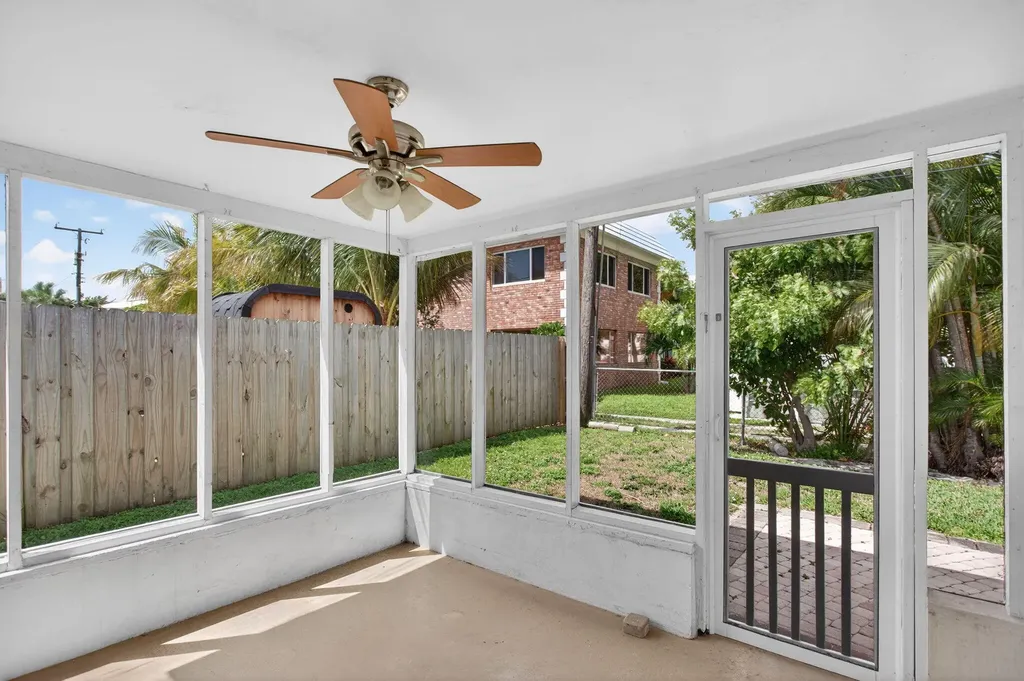 371 SE 1st Avenue Pompano Beach FL 33060