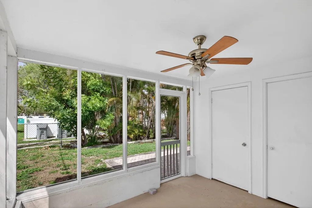 371 SE 1st Avenue Pompano Beach FL 33060