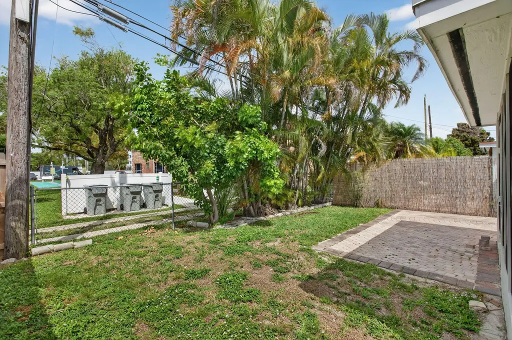 371 SE 1st Avenue Pompano Beach FL 33060