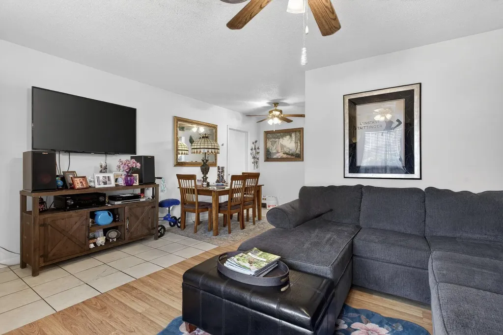 371 SE 1st Avenue Pompano Beach FL 33060