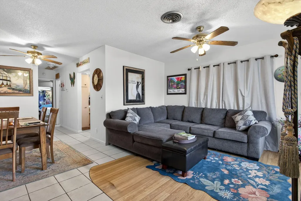 371 SE 1st Avenue Pompano Beach FL 33060