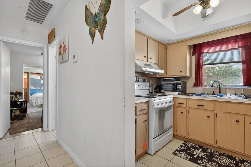 371 SE 1st Avenue Pompano Beach FL 33060