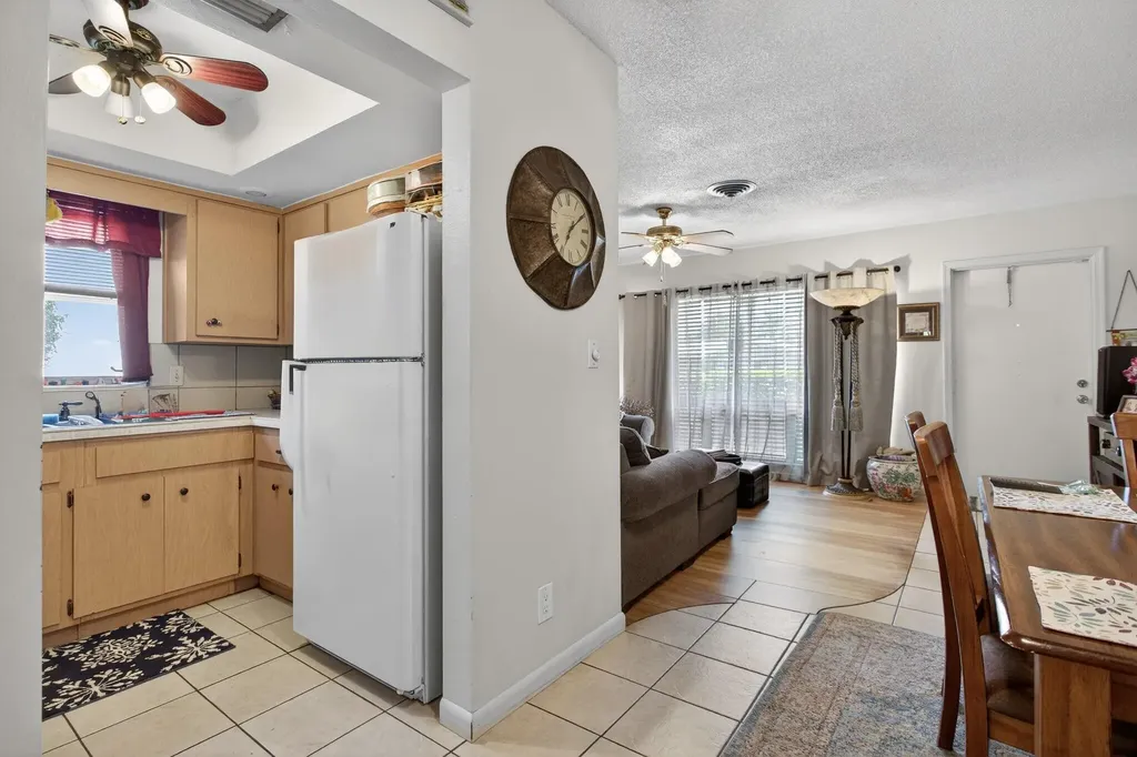 371 SE 1st Avenue Pompano Beach FL 33060
