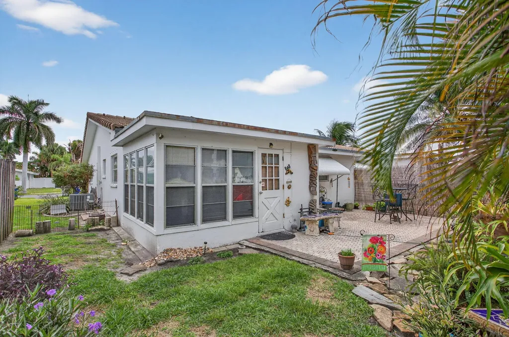 371 SE 1st Avenue Pompano Beach FL 33060