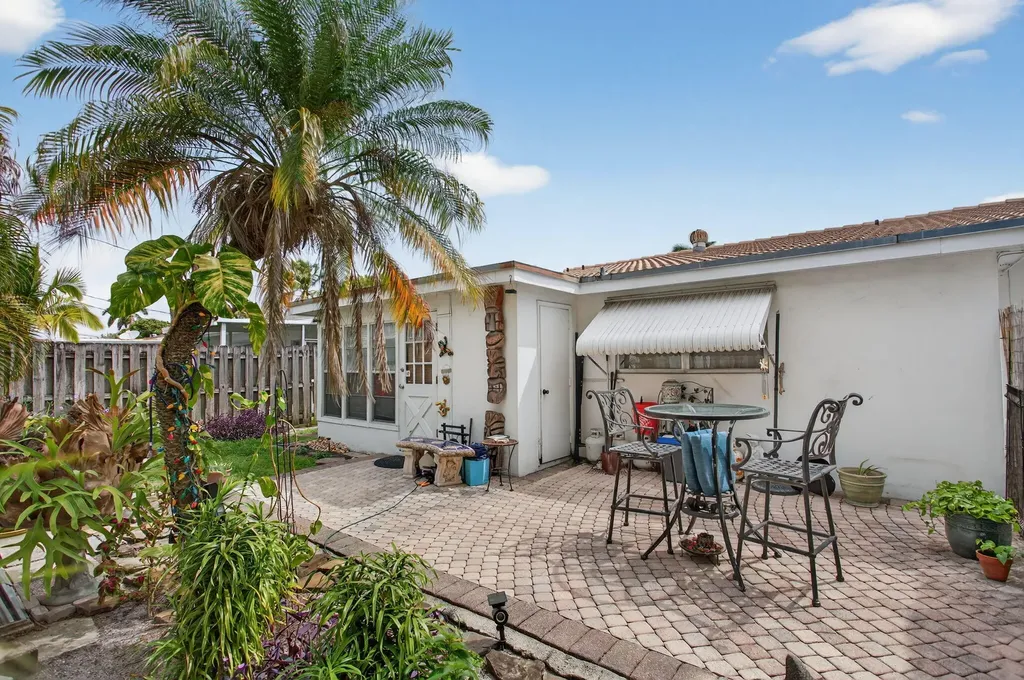 371 SE 1st Avenue Pompano Beach FL 33060