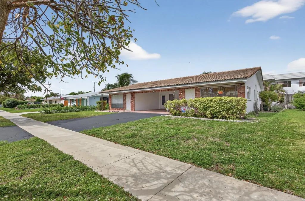 371 SE 1st Avenue Pompano Beach FL 33060