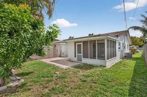 371 SE 1st Avenue Pompano Beach FL 33060