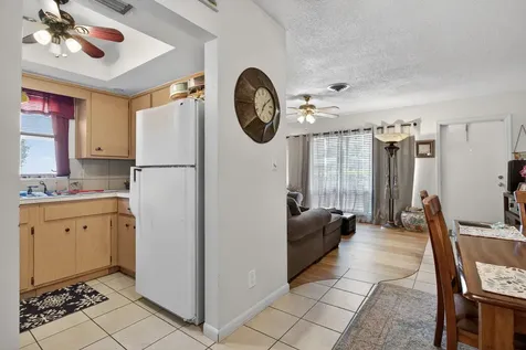371 SE 1st Avenue Pompano Beach FL 33060