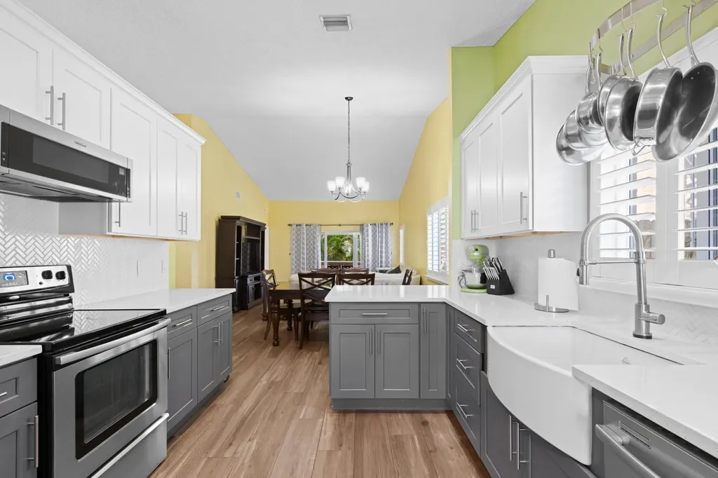 8584 Shawe Way Boca Raton FL 33433