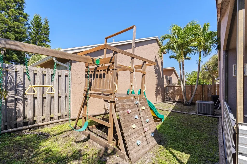 8584 Shawe Way Boca Raton FL 33433