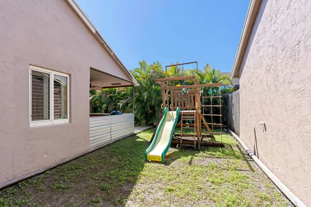 8584 Shawe Way Boca Raton FL 33433