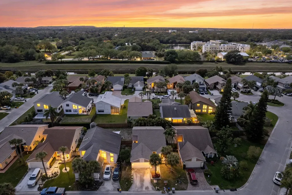 8584 Shawe Way Boca Raton FL 33433