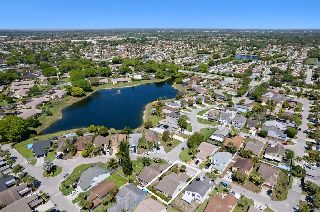 8584 Shawe Way Boca Raton FL 33433