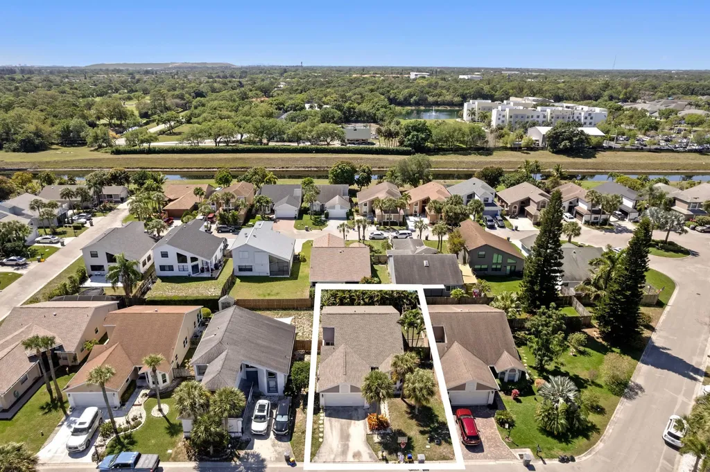 8584 Shawe Way Boca Raton FL 33433