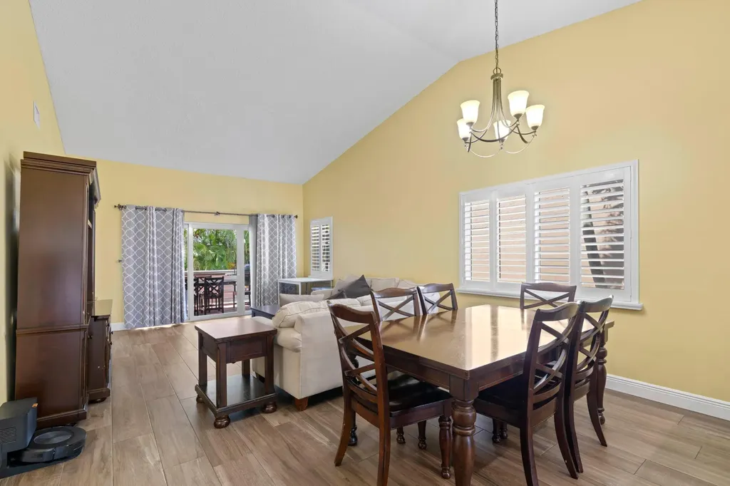 8584 Shawe Way Boca Raton FL 33433