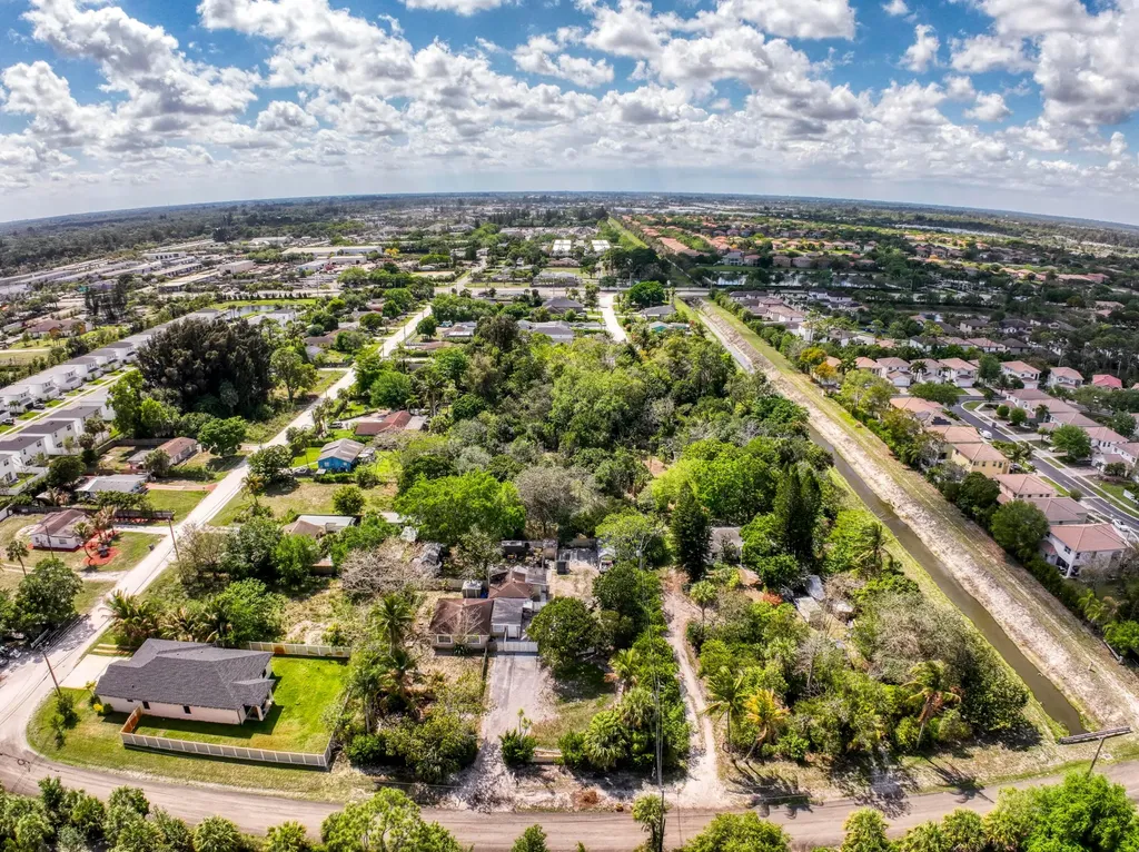 470 63rd Trail N West Palm Beach FL 33413