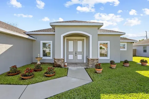 1843 SW Hudson Street Port St Lucie FL 34953