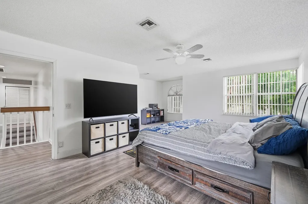 9378 NW 8th Circle Plantation FL 33324