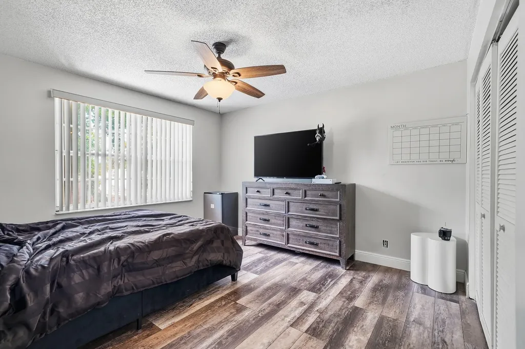 9378 NW 8th Circle Plantation FL 33324