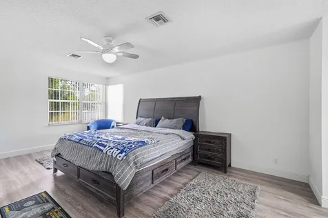 9378 NW 8th Circle Plantation FL 33324