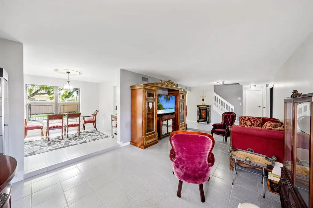 6840 W Wedgewood Avenue Davie FL 33331