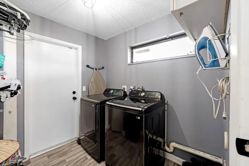 6840 W Wedgewood Avenue Davie FL 33331