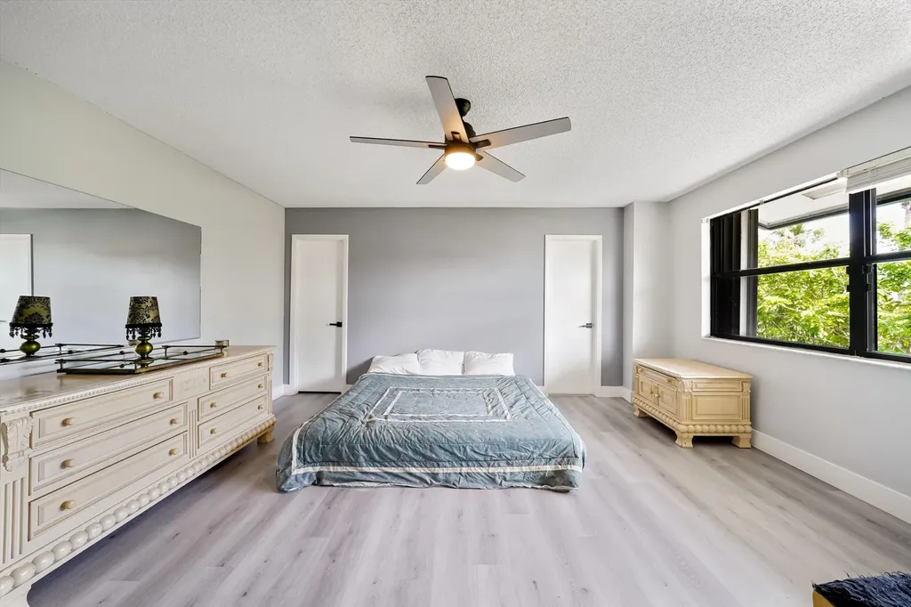 6840 W Wedgewood Avenue Davie FL 33331